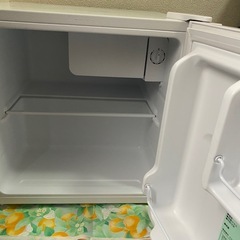 小型冷蔵庫❣️美品！❣️台付
の画像