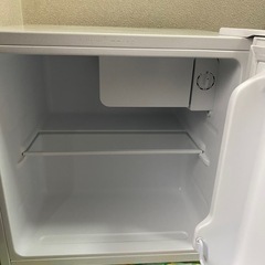 小型冷蔵庫❣️美品！❣️台付
の画像
