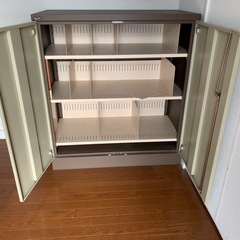キャビネット スチール製の画像