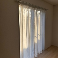 突っ張り式　カーテンレール2つの画像