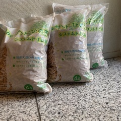 猫のシステムトイレ用砂（木質タイプ）の画像