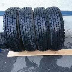 【中古品】145/80/12、ダンロップ軽トラック、バンスタットレスタイヤ×ホイール 4本の画像