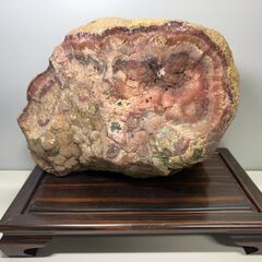 ▲インカローズ ロードクロサイト 鑑賞石 重量 8.8kg 木製台座付 鉱物 原石 天然石 長期保管品の画像