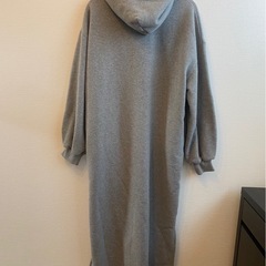 レディース　フード付きロング丈パーカー　グレー　one sizeの画像