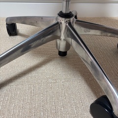 美品！オカムラ　サブリナ　前傾可能チェア　直接受け渡しのみの画像