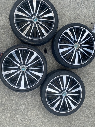 205／40 R17ホイール4本せっtセット(タヤ2本付いています)