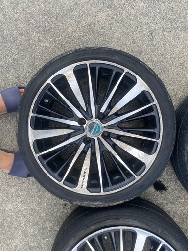 205／40 R17ホイール4本せっtセット(タヤ2本付いています)
