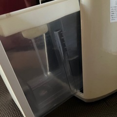 除湿機 ジャンク品　動作不良あり（部品取りなどに）の画像