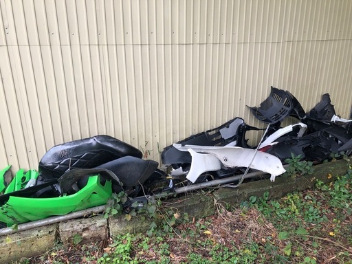 FROZA 250  MF08 バイク2台の外装とシート