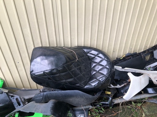 FROZA 250  MF08 バイク2台の外装とシート