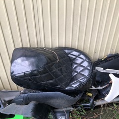 FROZA 250  MF08 バイク2台の外装とシートの画像