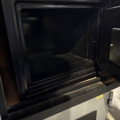 ケース付 VEPOX 耐火金庫 コンパクト 鍵 ダイヤル番号付の画像