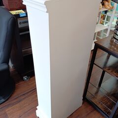 コレクションケース　ホワイト　白　アンティーク　レトロ　収納　　サイズ（約）幅47.5×奥24×高121　　■近隣配送無料 買取GO‼　栄和店の画像