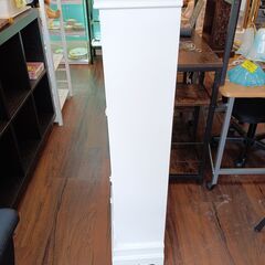 コレクションケース　ホワイト　白　アンティーク　レトロ　収納　　サイズ（約）幅47.5×奥24×高121　　■近隣配送無料 買取GO‼　栄和店の画像