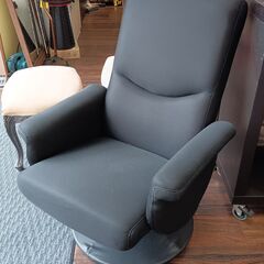 YAMADA　オットマン付きパーソナルチェア　ブラック　黒　チェア　サイズ（約）幅71×奥75×高95　　■近隣配送無料 買取GO‼　栄和店の画像