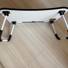 折り畳みミニテーブルの画像