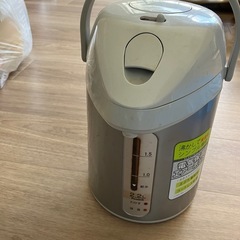 電子レンジ、ポット、トースターの画像