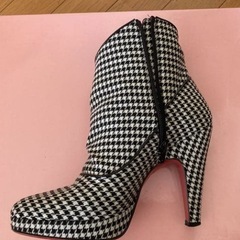 カリアング　ショートブーツ　千鳥格子　24.5㎝の画像