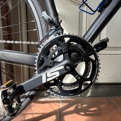 フルカーボンフレーム ロードバイクの画像