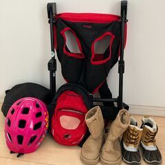 【70点以上】女児冬物衣料・靴・コート・自転車ヘルメット・ベビーキャリア・リュックサック・抱っこウエストポーチなどの画像