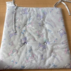 11/3まで★
ダイソー　サンリオ　座布団の画像