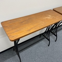 カフェ風バーカウンター木製テーブルの画像