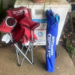 折りたたみ椅子2脚の画像