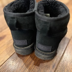 UGG 24の画像