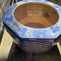 大きめの火鉢の画像