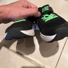 【引き取り限定】NIKE 子供用シューズ/スニーカーの画像