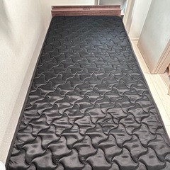 シングルベッドマットレス、ベッドフレームセットの画像