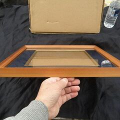 高級木製無垢色紙額縁 外箱付 長期保管品 擦り傷小当たり等わずかに有 取りに来ていただける方 受け渡し日時自由の画像