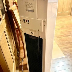 エブリーフレシャス・ウォターサーバーとカートリッジ3個
の画像