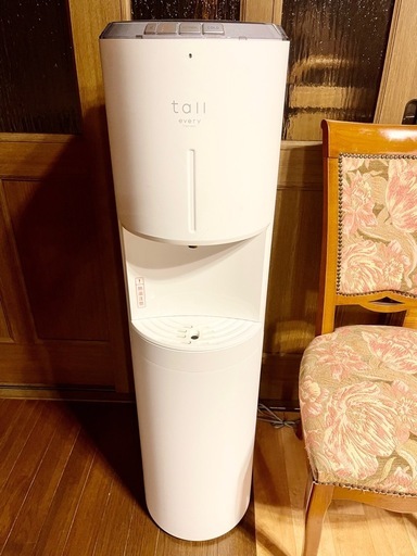 交渉中・
エブリーフレシャス・ウォターサーバーとカートリッジ3個