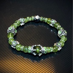ペリドット ヨーロピアン 花形 天然石ブレスレットの画像