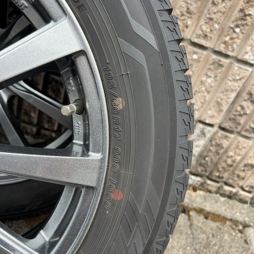 販売済み ※商談成立※195/60R17 ホイール付きスタッドレスタイヤ 4本セット