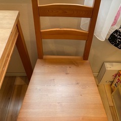 IKEA ダイニングテーブルとイス2脚のセットの画像