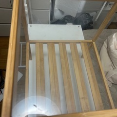 ベッドサイドテーブルの画像