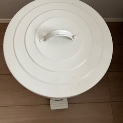ゴミ箱の画像