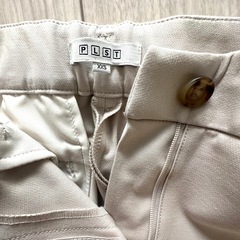 X X S 未使用パンツ　ストレッチあり綺麗な形の画像