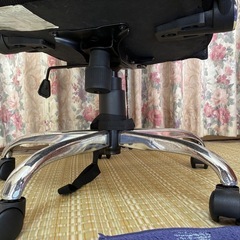 【取引終了】デスク　チェア　メッシュの画像