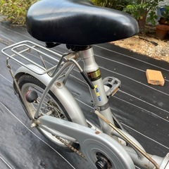 折り畳み自転車の画像