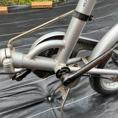 折り畳み自転車の画像