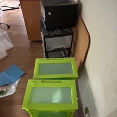 ケース本棚イスなどの画像