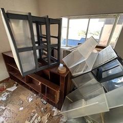 ケース本棚イスなどの画像