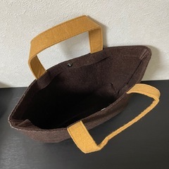 【お話中】ラーナのフェルトトートバッグの画像