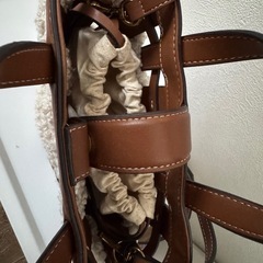 新品未使用 zara カットワークミニトートバッグ ボア
の画像