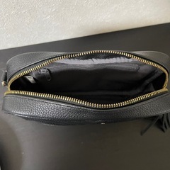 黒のポーチの画像