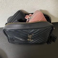 黒のポーチの画像