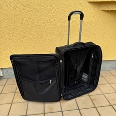 小型スーツケースの画像